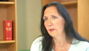 NØDSITUASJON: Advokat Astrid Gjøstadal mener foreldrene handlet i en nødsituasjon. Foto: TV 2