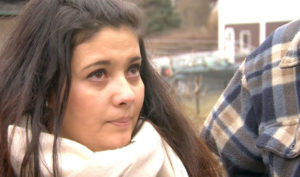 RØMT: Natasha Olsen Myra (24) er fast bestemt på å beholde tvillingene. Foto: TV 2