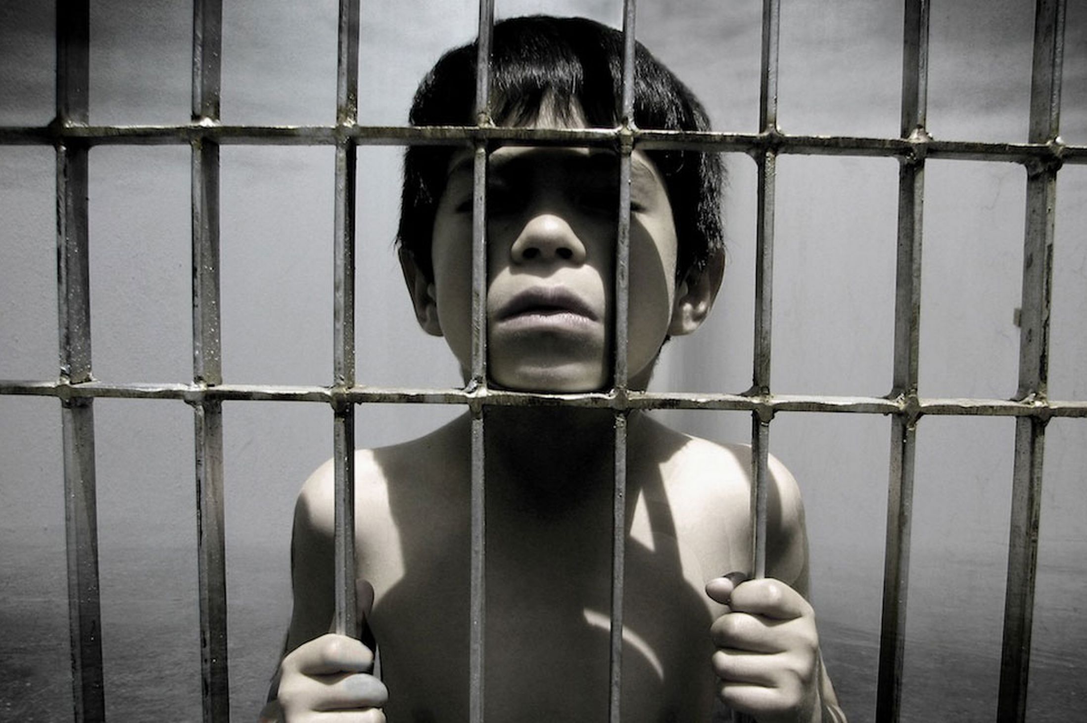 Er barns ufrivillige plassering i fosterhjem eller institusjon bedre enn et fengsel?